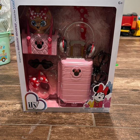 Disney Other - Disney Minnie Mouse Travel Doll Set